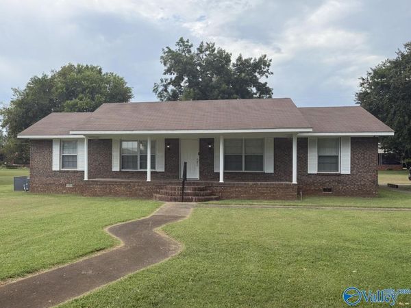 605 Trenholm Memorial Drive, Tuscumbia, AL 35674