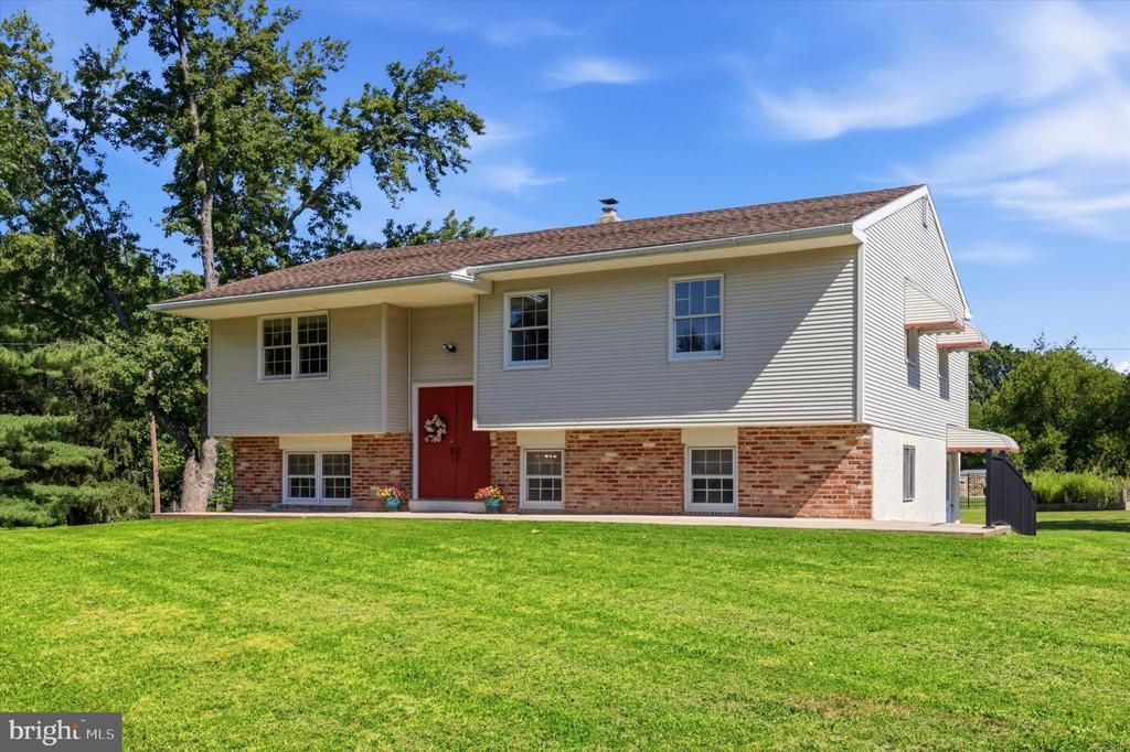 3901 BETH DRIVE, COLLEGEVILLE, PA 19426