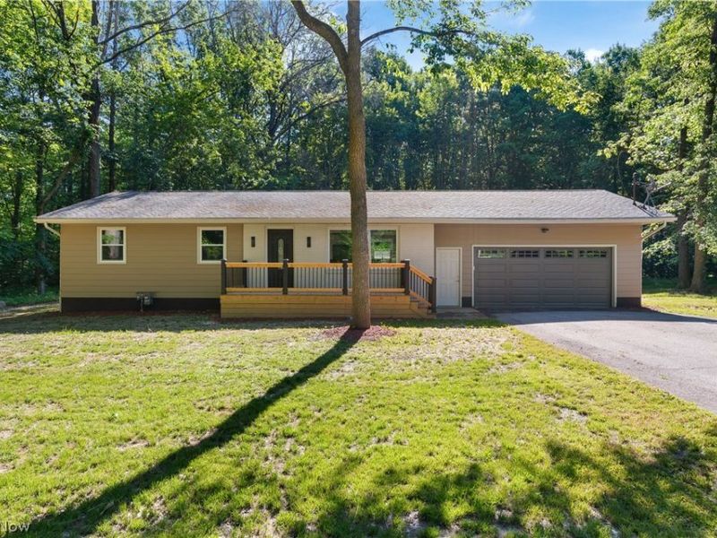 1075 NE River Road, Lake Milton, OH 44429 Photo 2