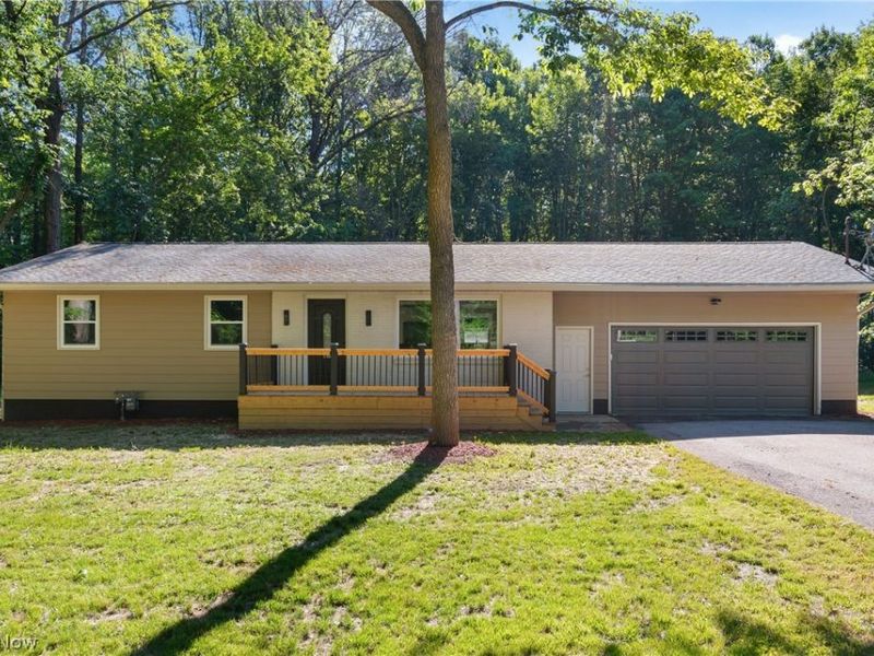 1075 NE River Road, Lake Milton, OH 44429 Photo 5