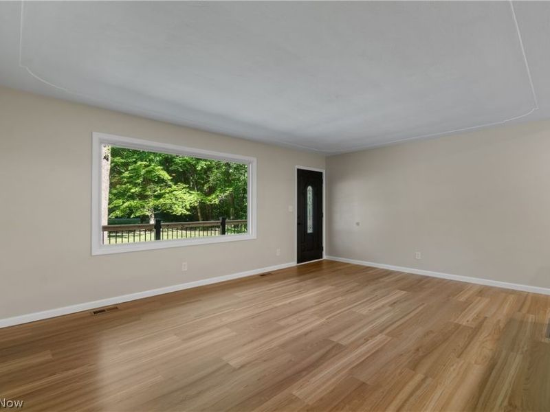 1075 NE River Road, Lake Milton, OH 44429 Photo 8