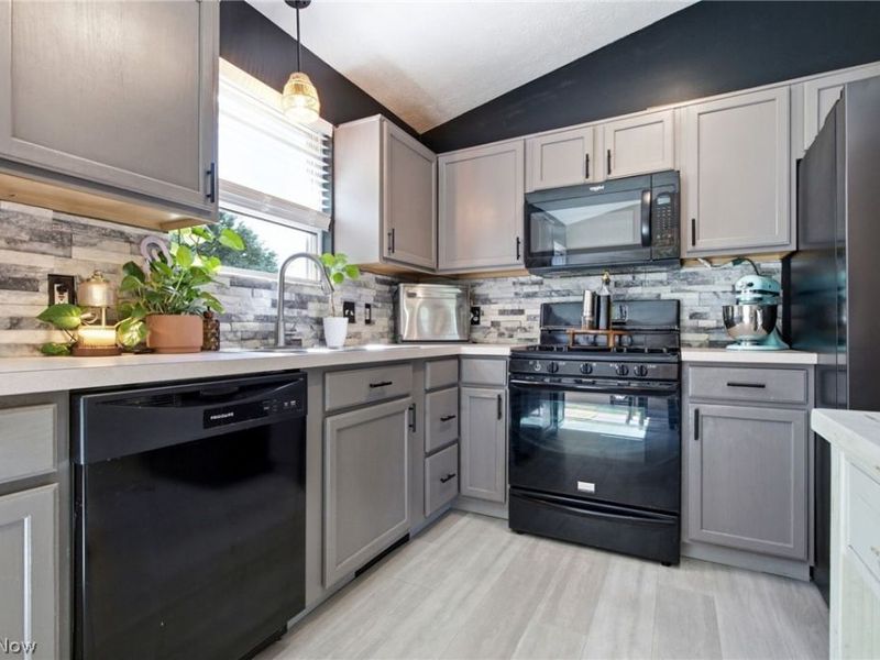 1065 Wadsworth Road, Medina, OH 44256 Photo 12