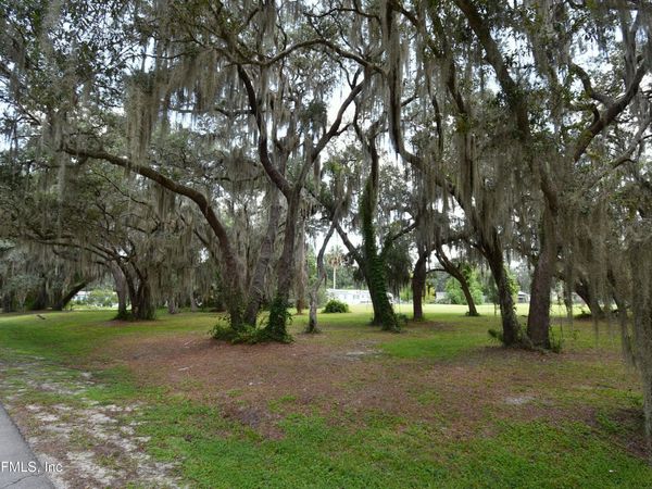272 HESS Road, Crescent City, FL 32112
