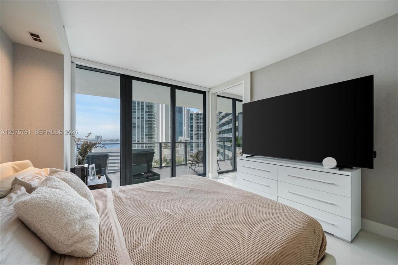 650 NE 32nd St , Unit 1203, Miami, FL 33137 Photo