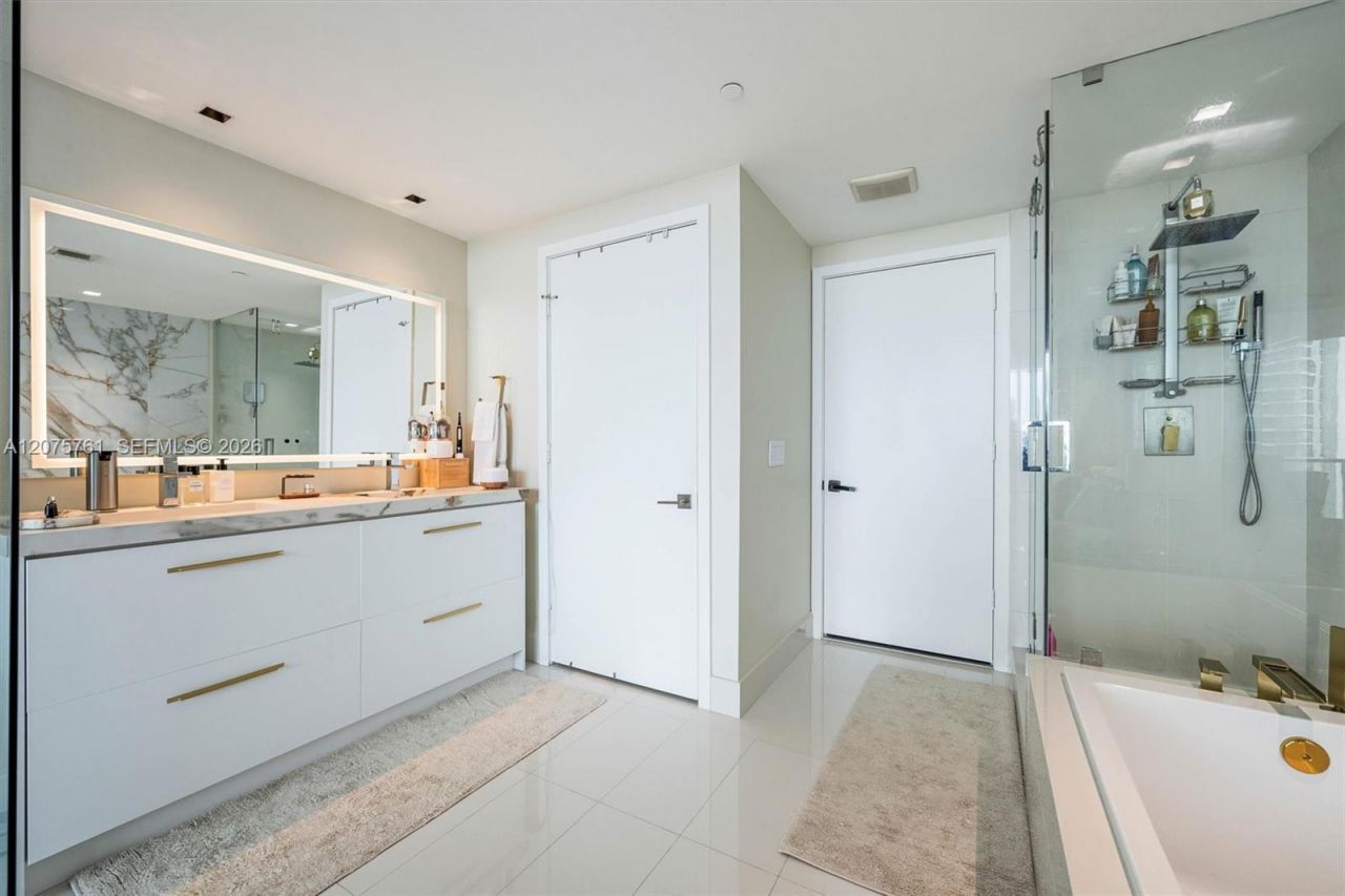 650 NE 32nd St , Unit 1203, Miami, FL 33137 Photo