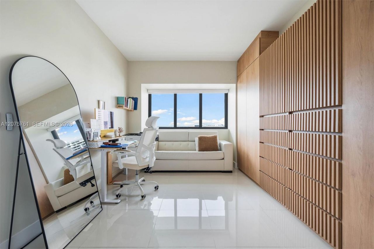 650 NE 32nd St , Unit 1203, Miami, FL 33137 Photo