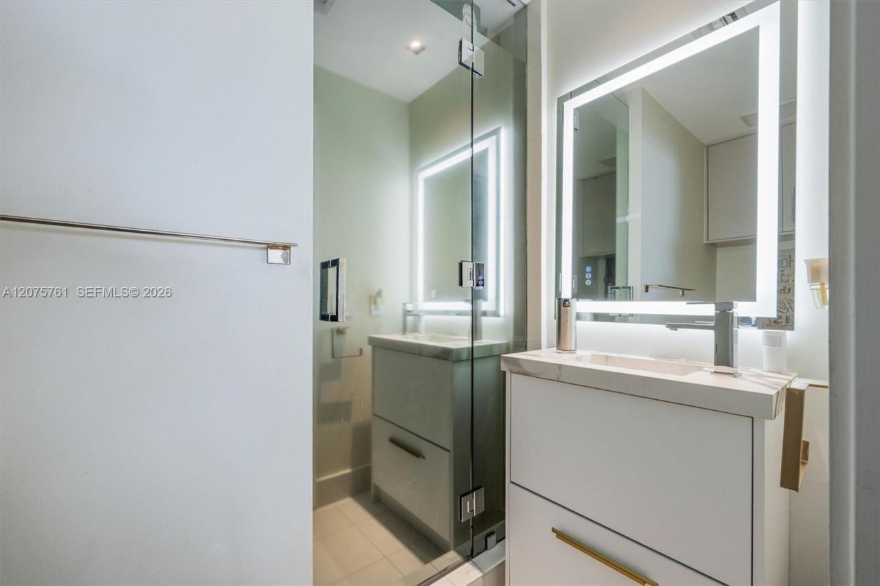 650 NE 32nd St , Unit 1203, Miami, FL 33137 Photo
