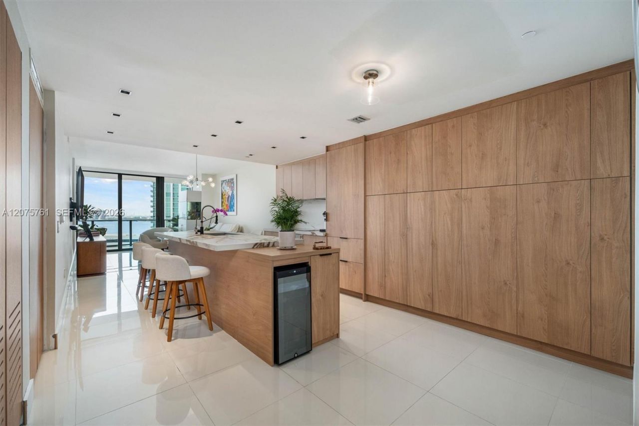 650 NE 32nd St , Unit 1203, Miami, FL 33137 Photo