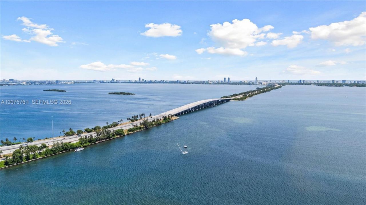 650 NE 32nd St , Unit 1203, Miami, FL 33137 Photo