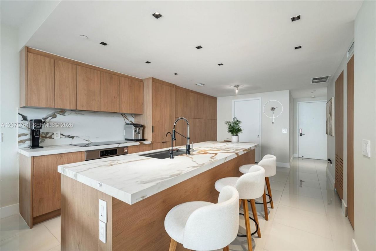 650 NE 32nd St , Unit 1203, Miami, FL 33137 Photo