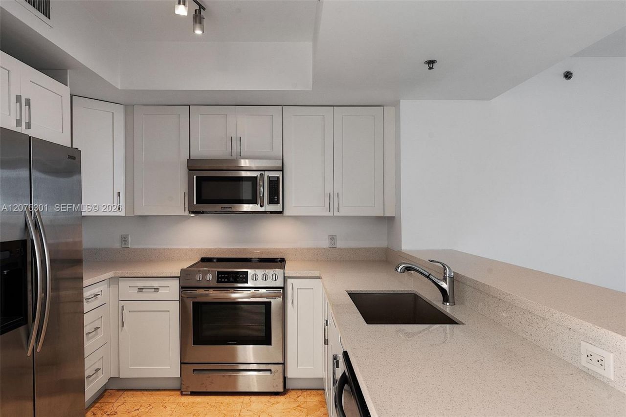 2641 N Flamingo Rd , Unit 2205N, Sunrise, FL 33323 Photo