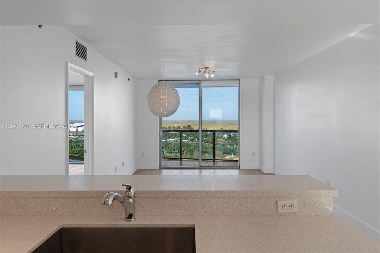 2641 N Flamingo Rd , Unit 2205N, Sunrise, FL 33323 Photo