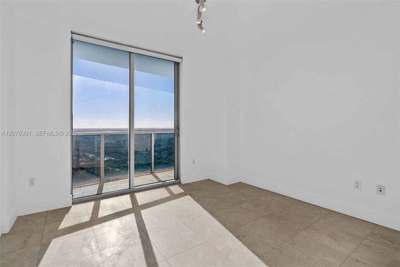 2641 N Flamingo Rd , Unit 2205N, Sunrise, FL 33323 Photo