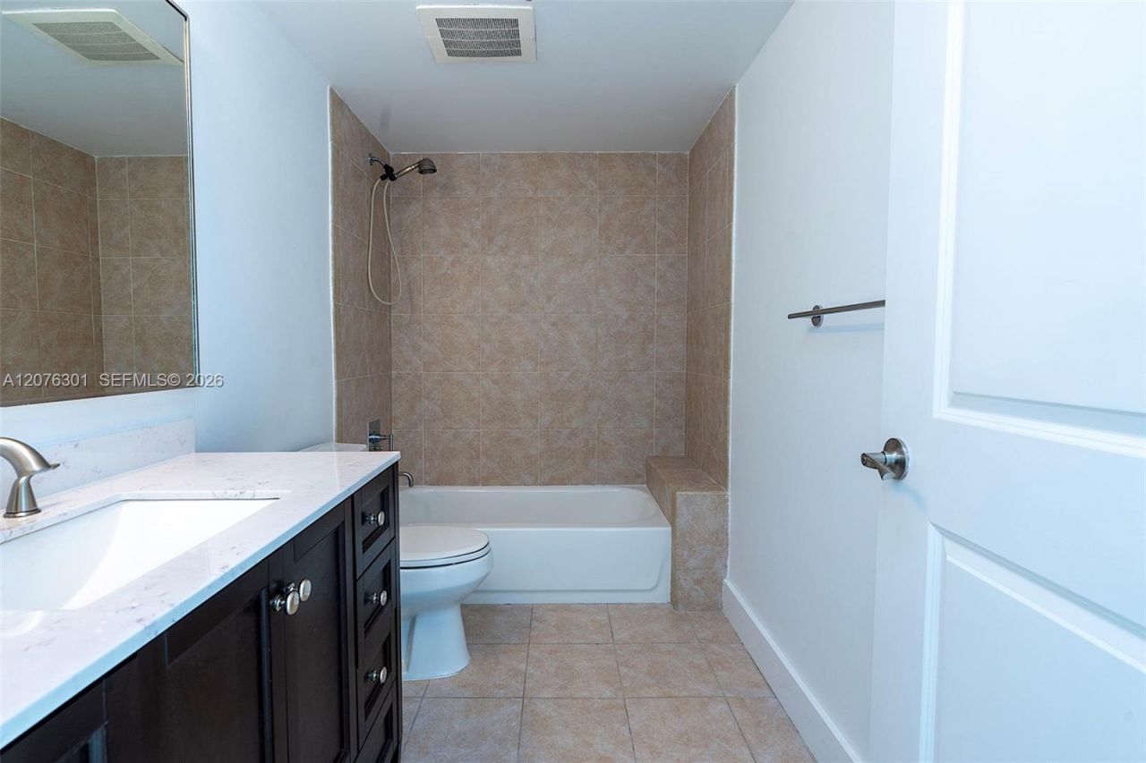 2641 N Flamingo Rd , Unit 2205N, Sunrise, FL 33323 Photo