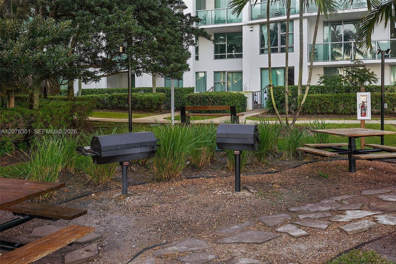 2641 N Flamingo Rd , Unit 2205N, Sunrise, FL 33323 Photo