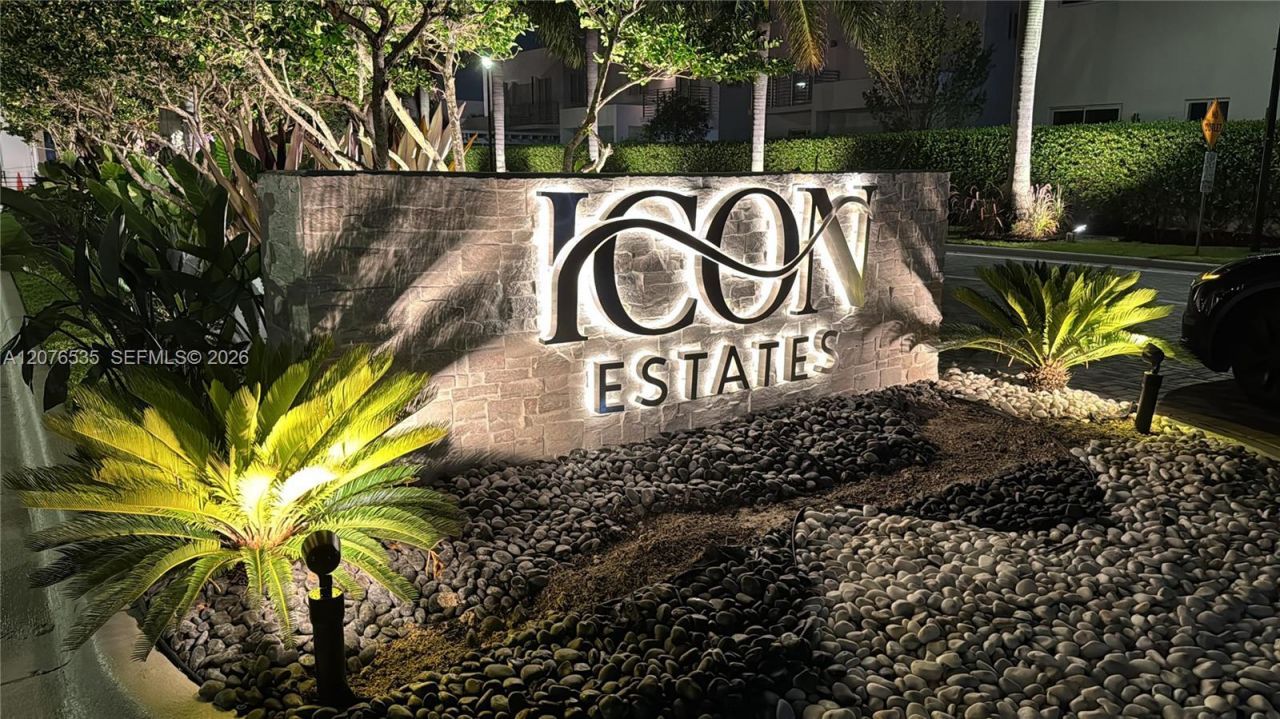 10381 NW 67th Ter, Doral, FL 33178 Photo