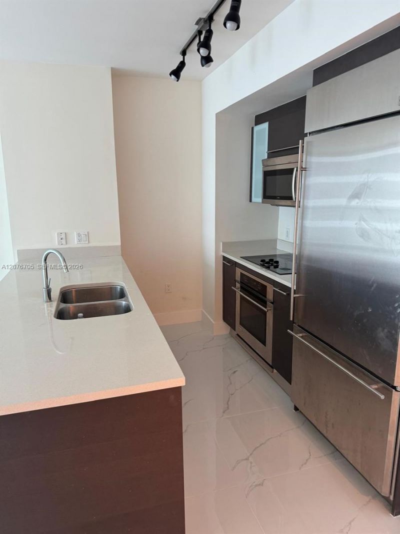 500 Brickell Ave , Unit 3210, Miami, FL 33131 Photo