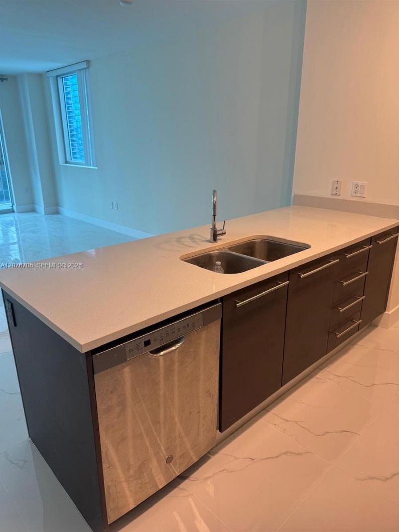 500 Brickell Ave , Unit 3210, Miami, FL 33131 Photo