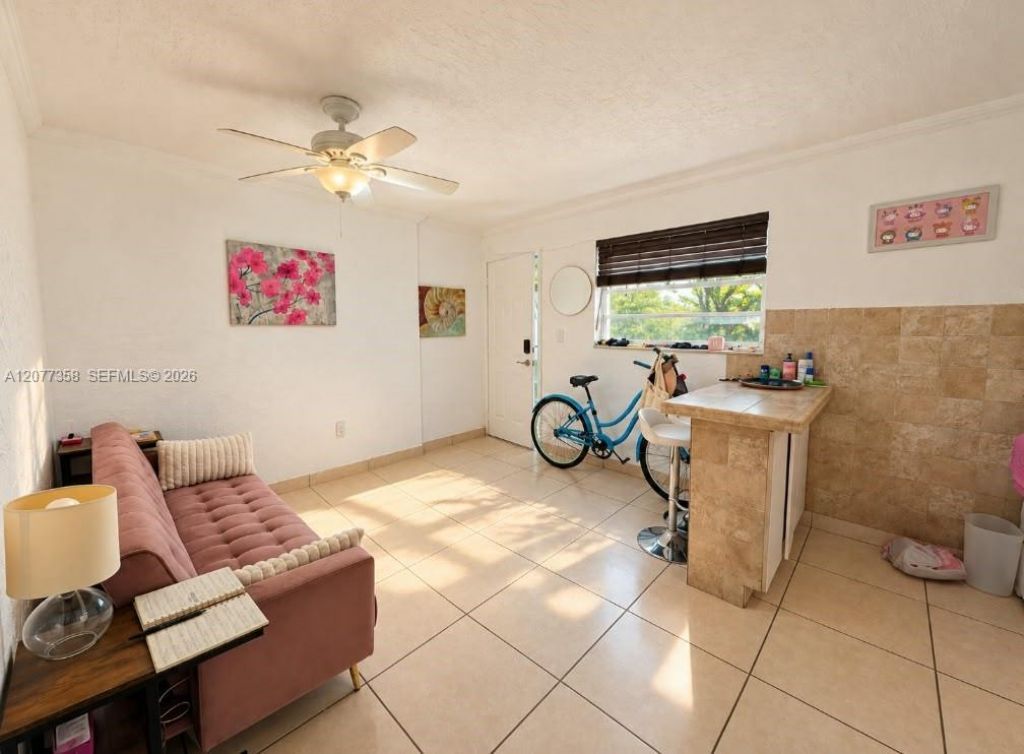 528 Meridian Ave, Unit 202A, Miami Beach, FL 33139 Photo