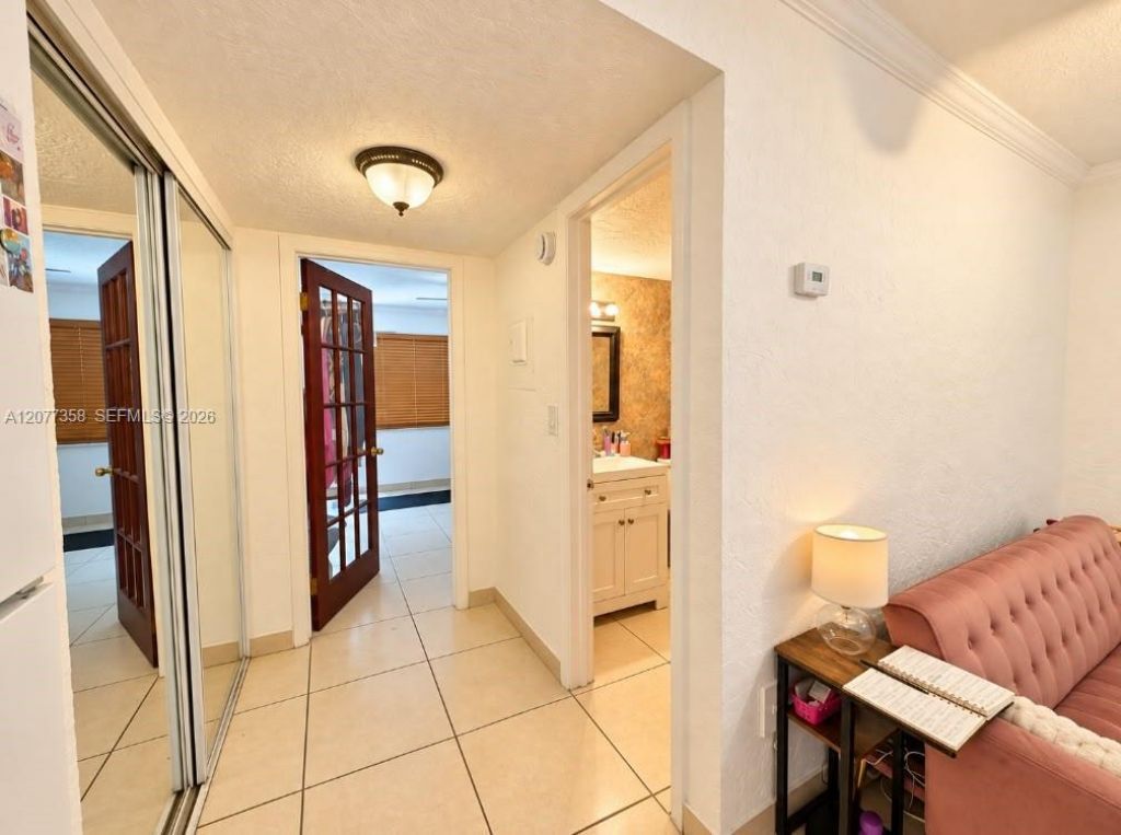 528 Meridian Ave, Unit 202A, Miami Beach, FL 33139 Photo