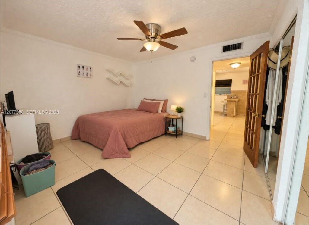 528 Meridian Ave, Unit 202A, Miami Beach, FL 33139 Photo