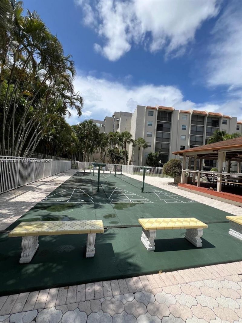 3910 Inverrary Blvd, Unit 603-B, Lauderhill, FL 33319 Photo