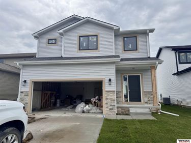 10518 S 76th Street, Lincoln, NE 68516