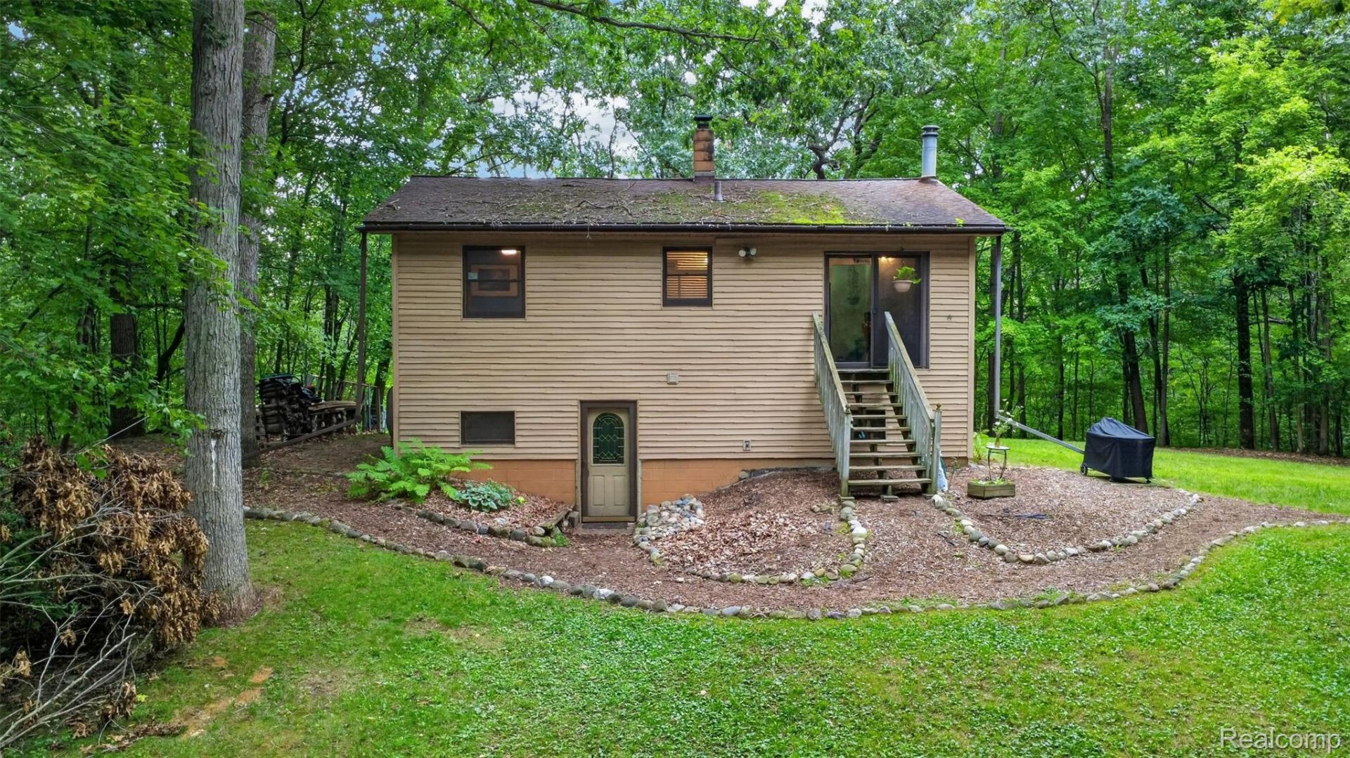 260 Faust Drive, Brandon Township, Mi 48462 Main Photo