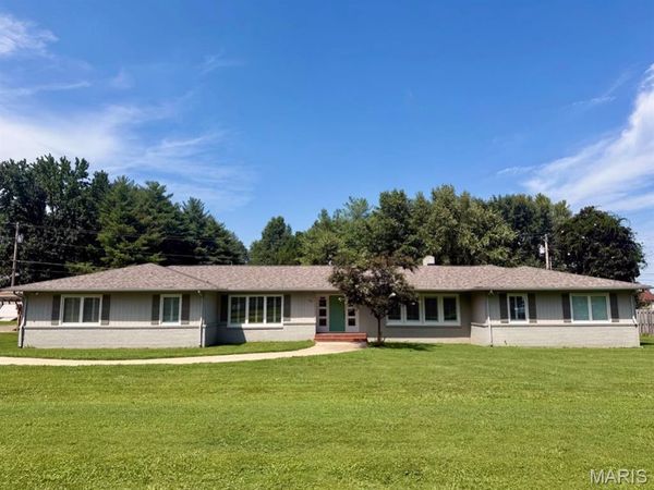 908 W Bain Street, Dexter, MO 63841