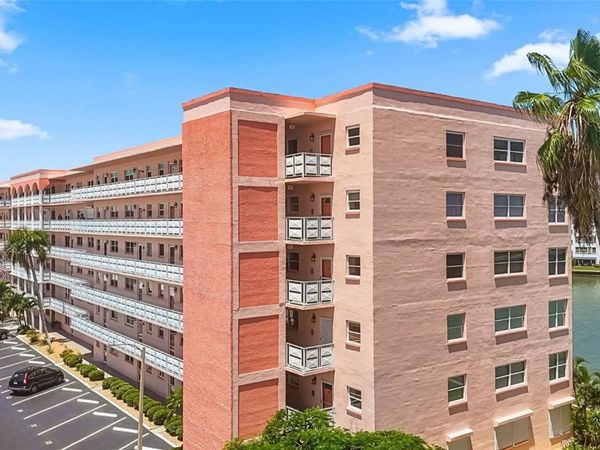 6025 SHORE BOULEVARD S, Unit 111, GULFPORT, FL 33707