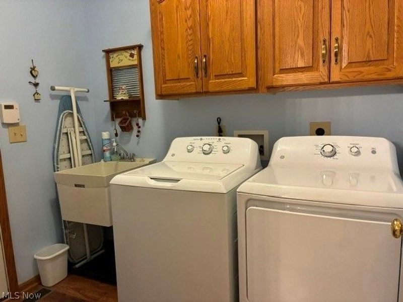 2940 Villa Glen Circle NW, Canton, OH 44708 Photo 12