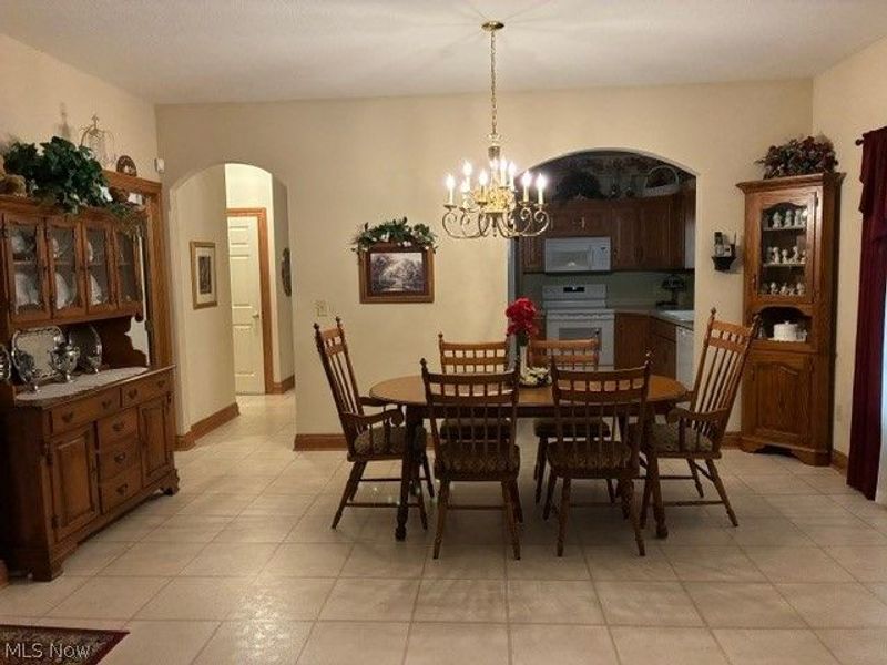 2940 Villa Glen Circle NW, Canton, OH 44708 Photo 15