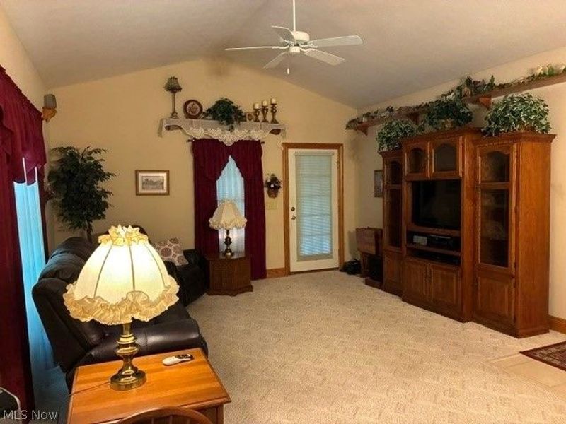 2940 Villa Glen Circle NW, Canton, OH 44708 Photo 17