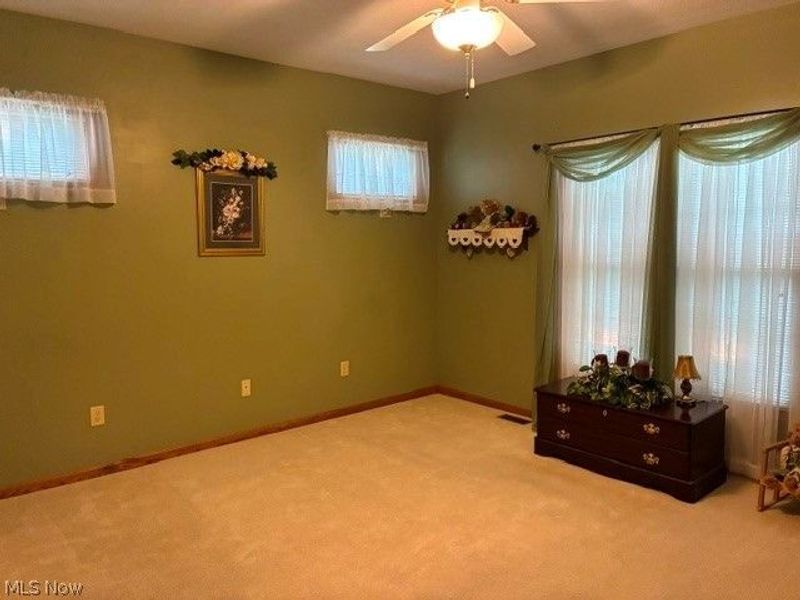 2940 Villa Glen Circle NW, Canton, OH 44708 Photo 9