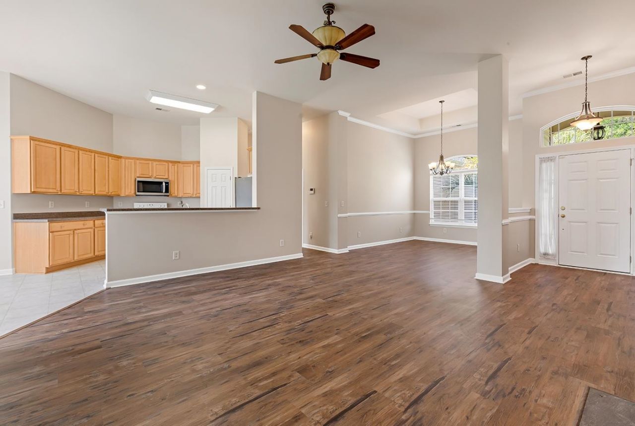 3009 Corn Pickers Ln. Photo 2