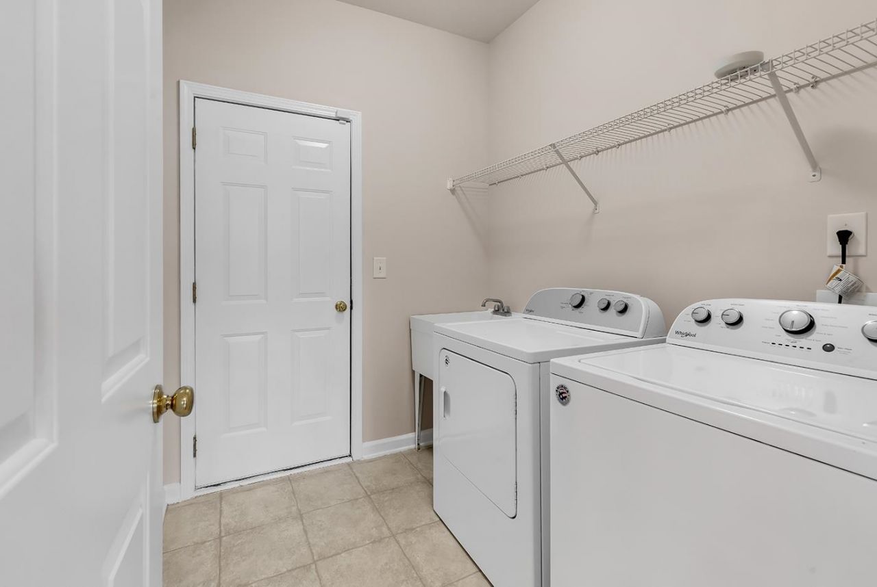 3009 Corn Pickers Ln. Photo 32
