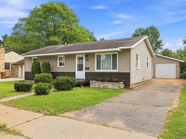 2423 STANLEY STREET, Stevens Point, WI 54481