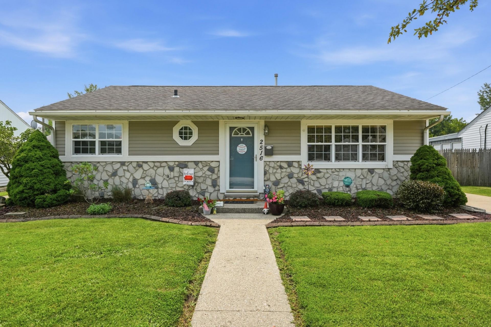 2516 Wicker Park Drive, Highland, IN 46322 Main Photo