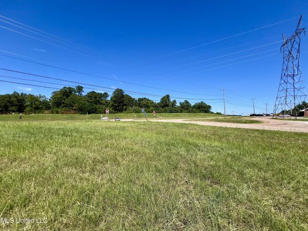 Hyline Drive , Byhalia, MS 38611
