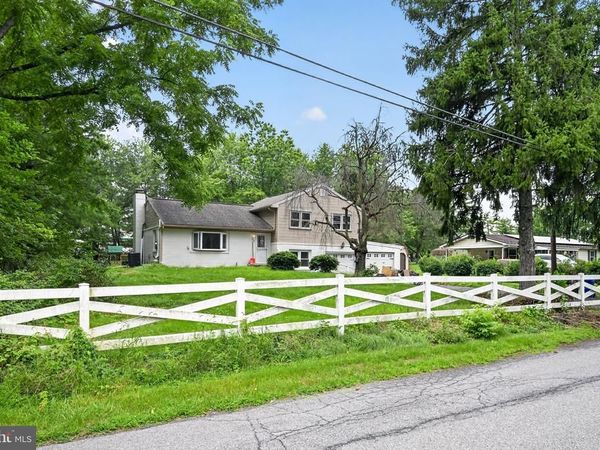 12 N LETORT DRIVE , CARLISLE, PA 17013