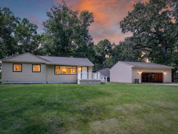 8929 Robinwood Court, Jackson, MI 49201