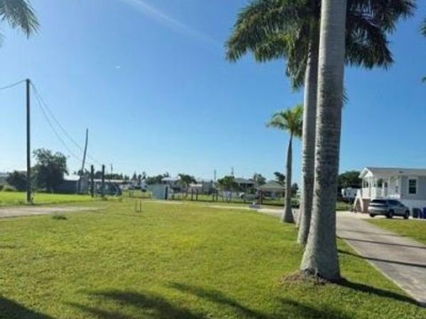 5127 Curlew DR , ST. JAMES CITY, FL 33956