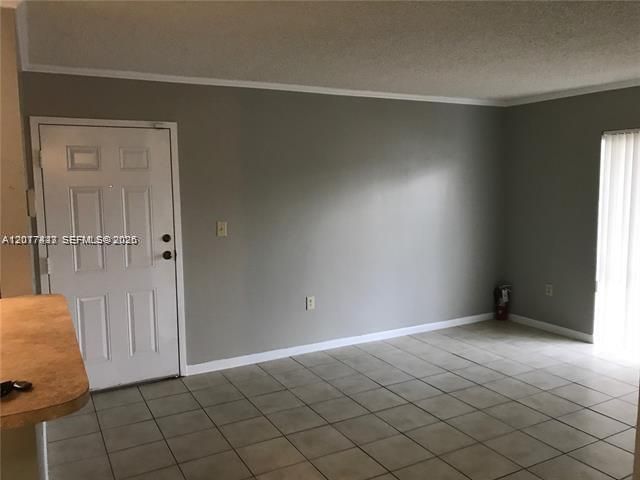 7235 NW 179th St , Unit 101, Hialeah, FL 33015 Photo