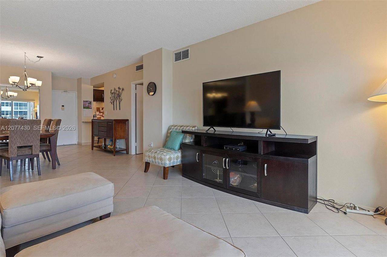 1980 S Ocean Dr, Unit 20A, Hallandale Beach, FL 33009 Photo