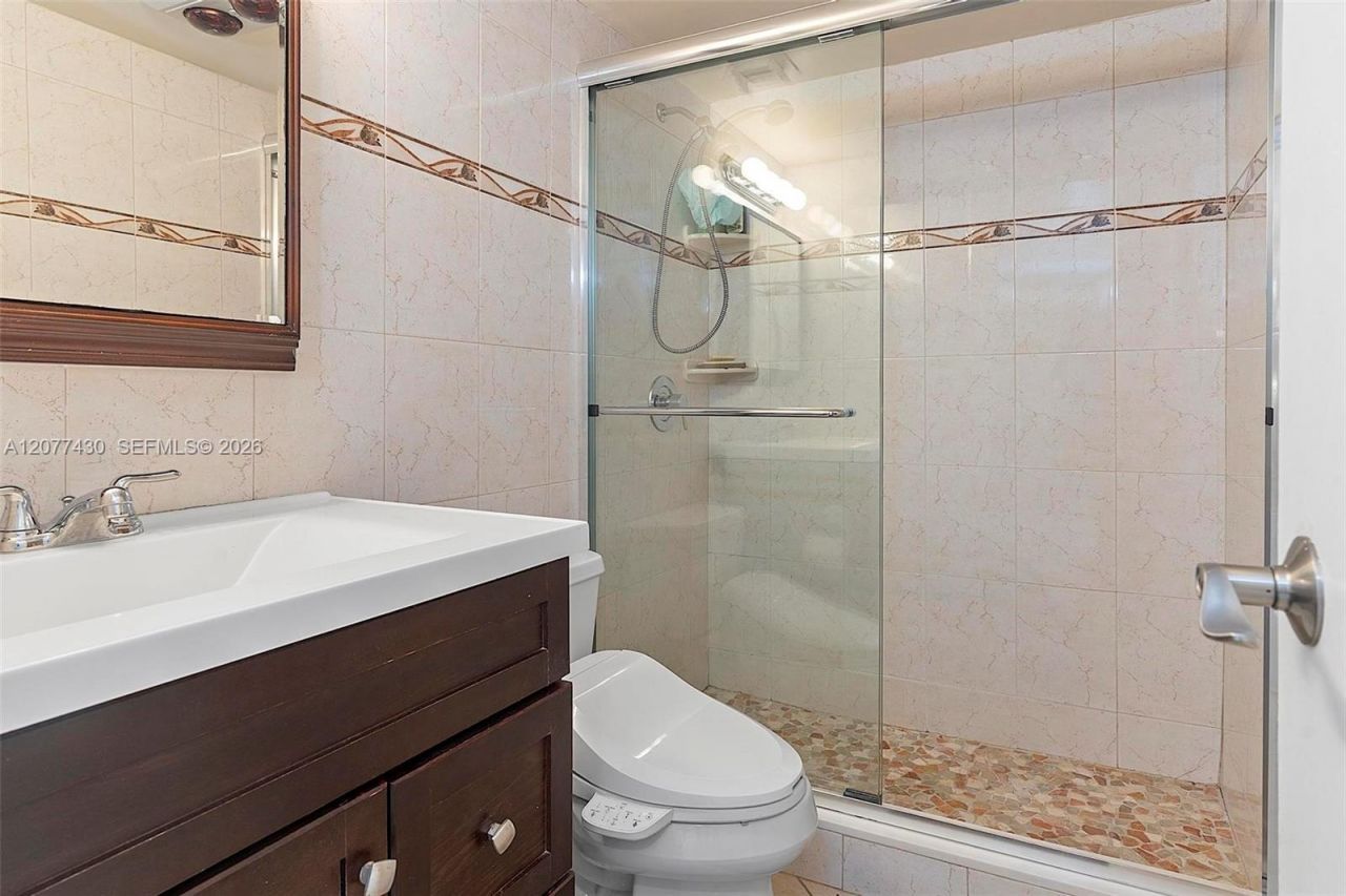 1980 S Ocean Dr, Unit 20A, Hallandale Beach, FL 33009 Photo