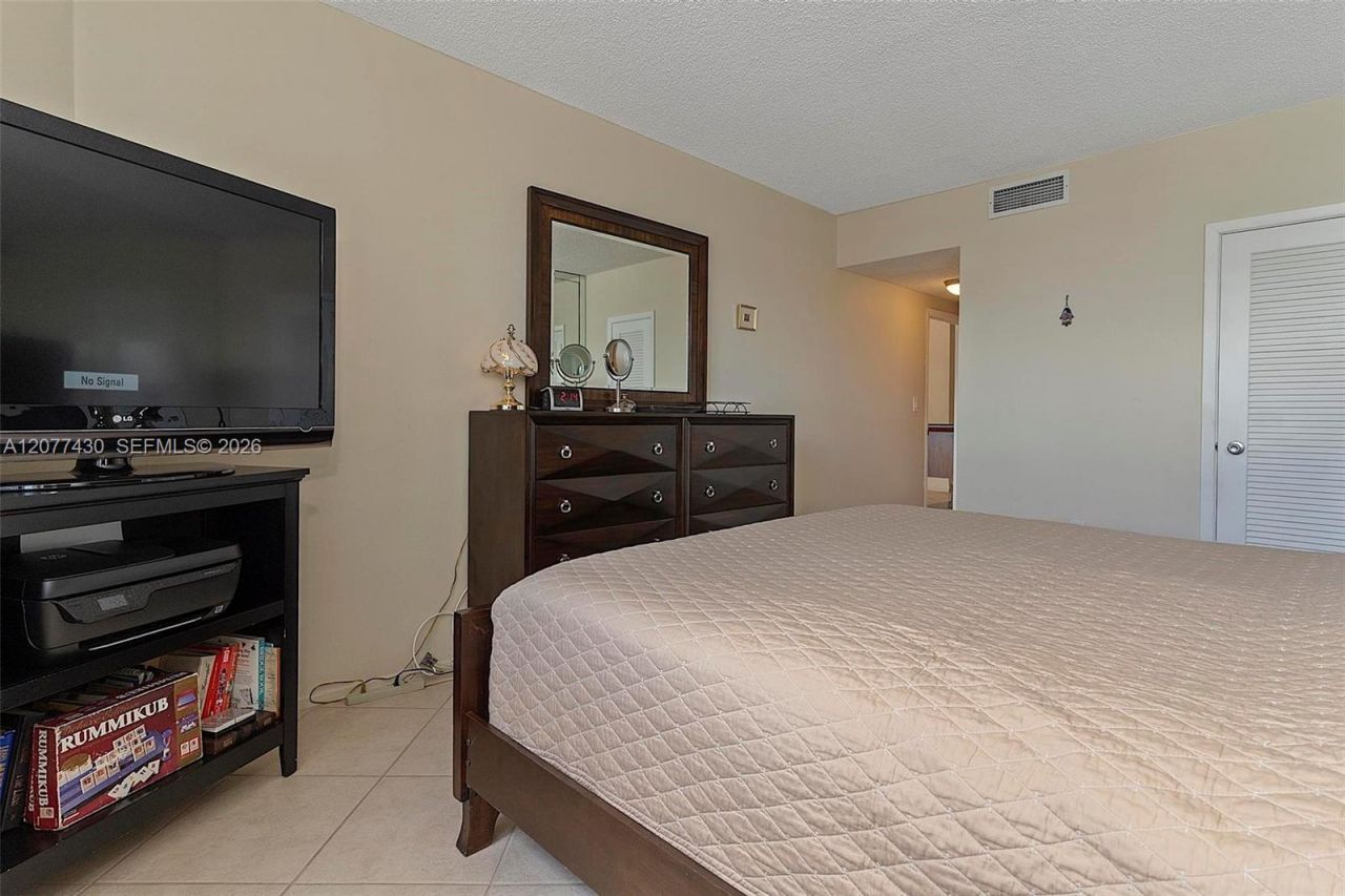 1980 S Ocean Dr, Unit 20A, Hallandale Beach, FL 33009 Photo