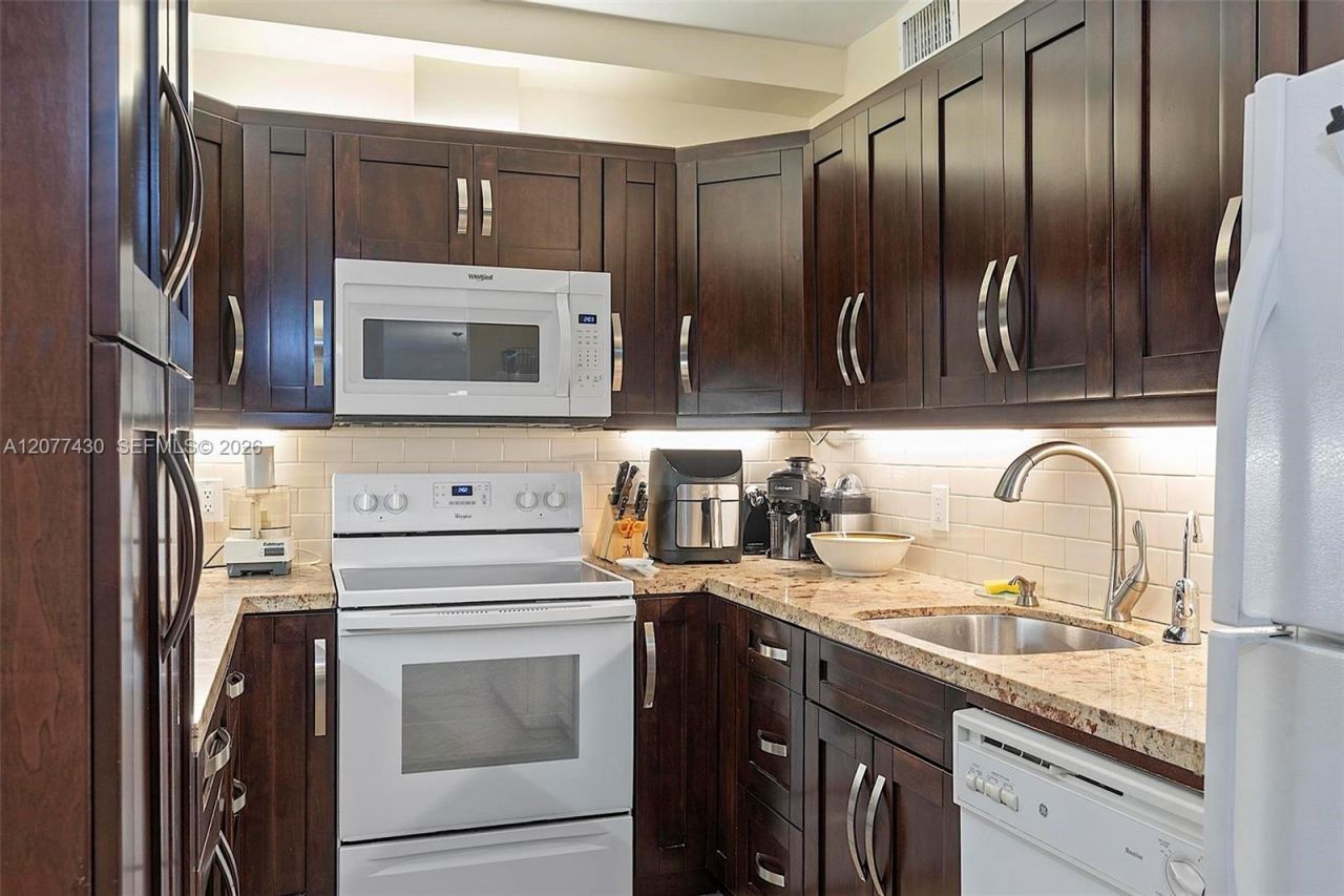 1980 S Ocean Dr, Unit 20A, Hallandale Beach, FL 33009 Photo