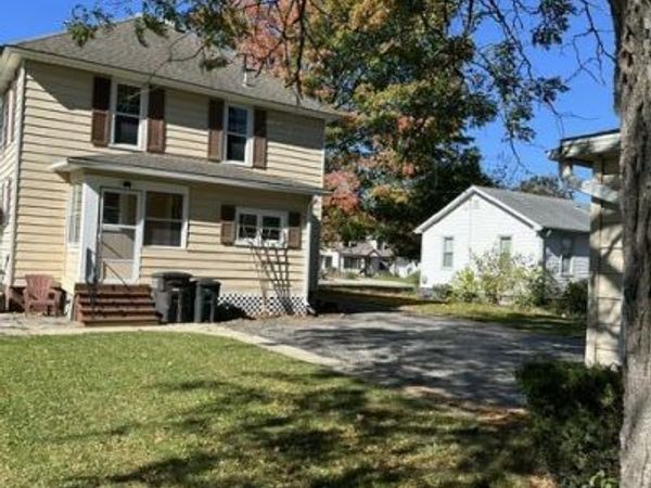 1962 Beulah Ave, East Troy, WI 53120