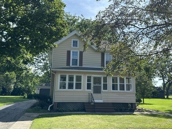 1962 Beulah AVENUE, East Troy, WI 53120