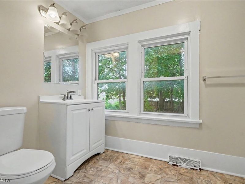 944 Redfern Avenue, Akron, OH 44314 Photo 7